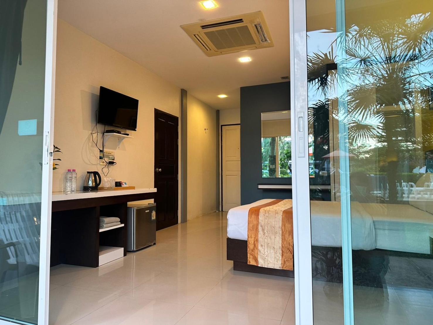 Gypsy Sea View Resort- Phi Phi Island Exteriör bild